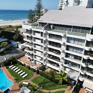Surfers **** Gold Coast