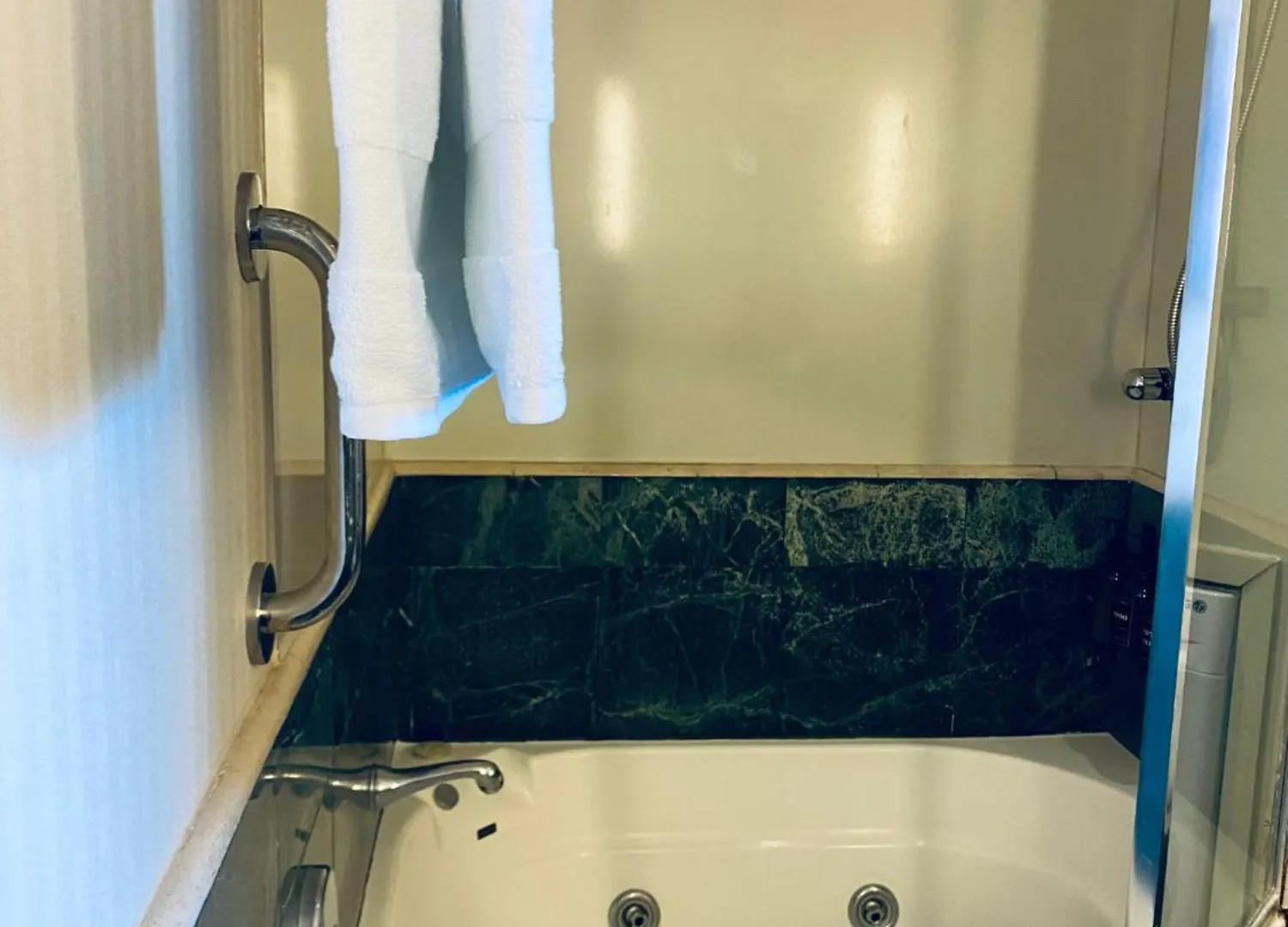 Ocean View Studio Apartment Surfers Paradise - Free Parking Gold Coast 4*,  Australië