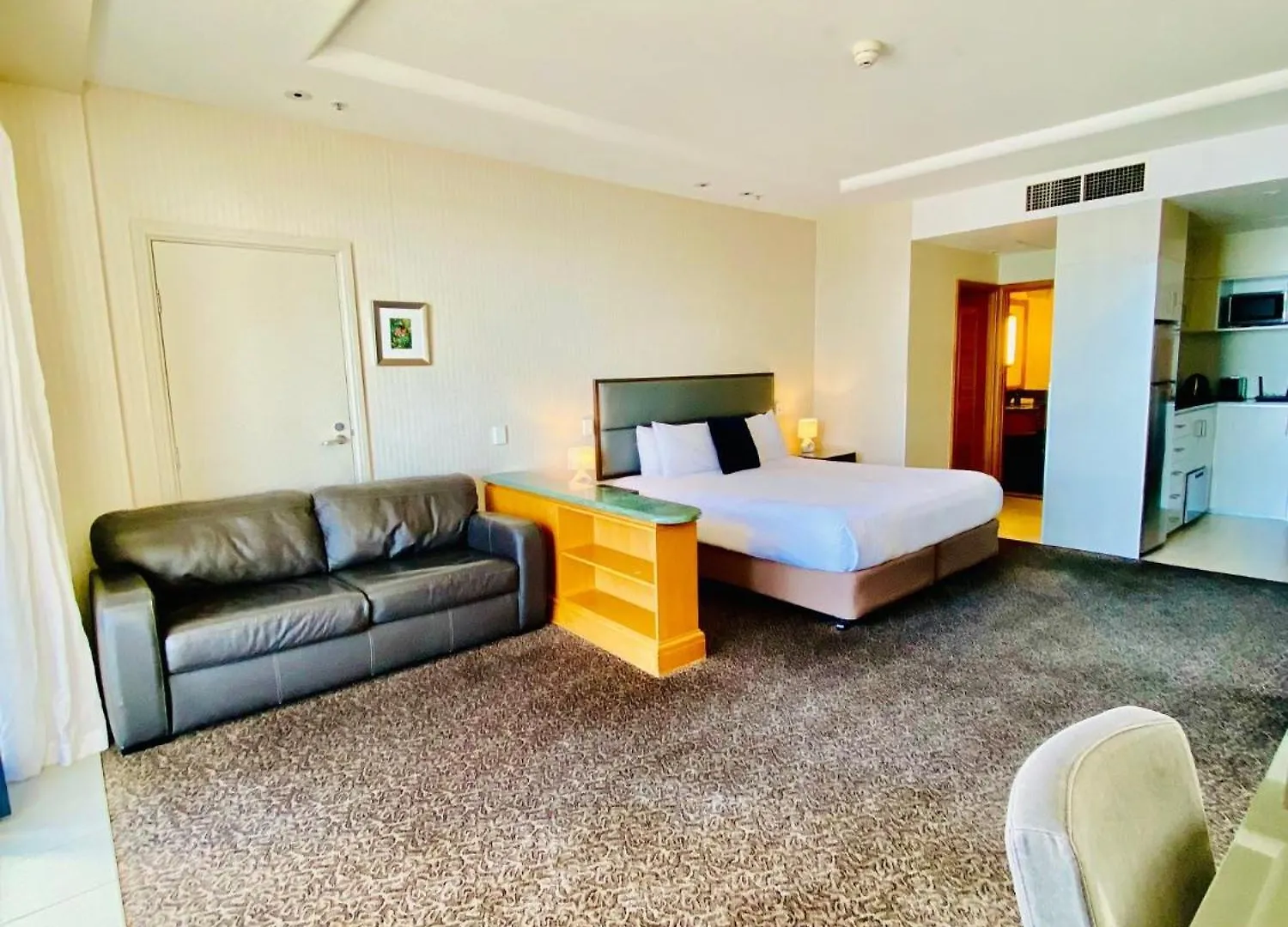 Ocean View Studio Apartment Surfers Paradise - Free Parking Gold Coast 4*,