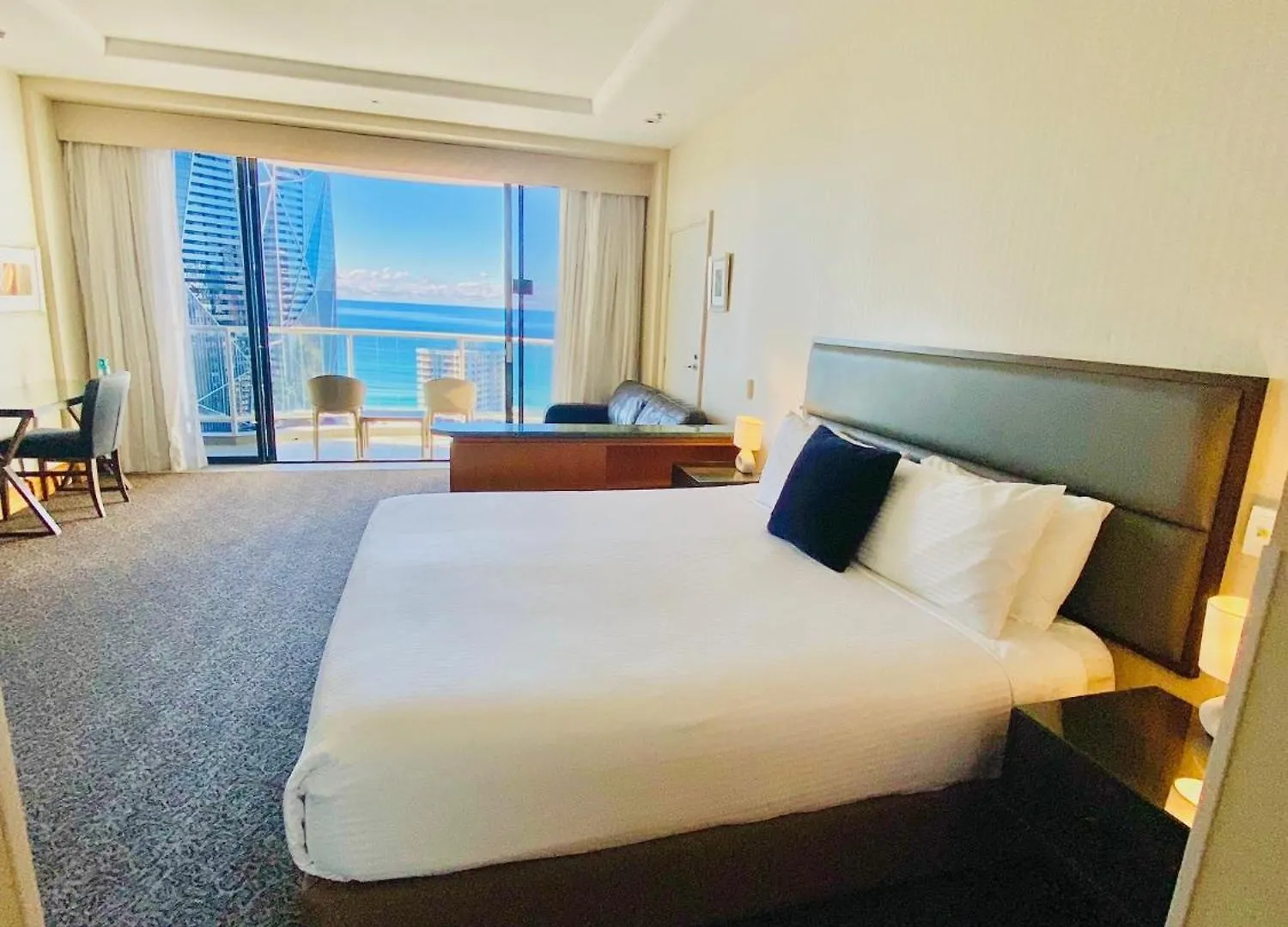 Ocean View Studio Apartment Surfers Paradise - Free Parking Gold Coast Hotel